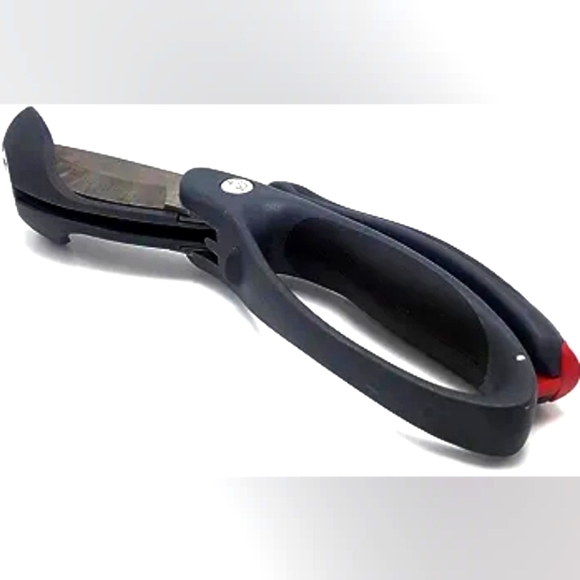 The Pampered Chef Salad Chopper - Picture 2 of 13